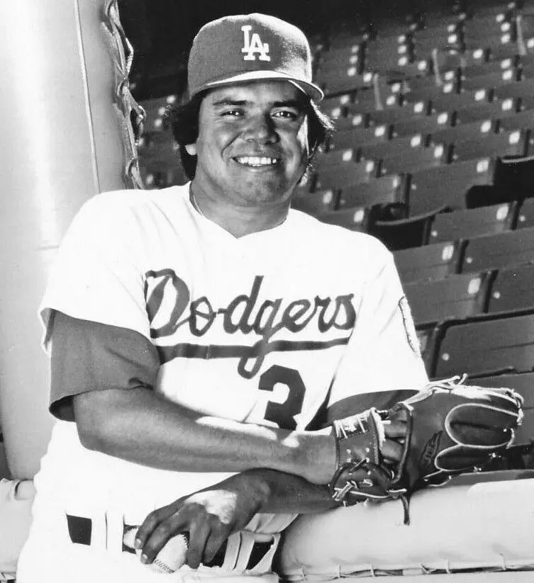 UN 15 DE SEPTIEMBRE PERO DE 1980 DEBUTA FERNANDO VALENZUELA EN LAS GRANDES  LIGAS